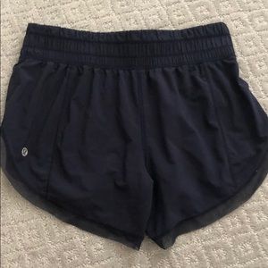 Lulu lemon hotty hot short 2.5”